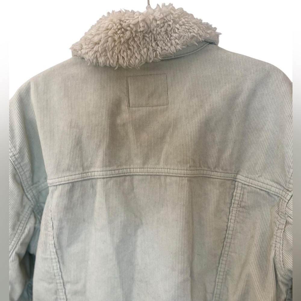 Levi's Women's Soft Mint Green Sherpa-Lined Denim Jacket Size Small - Picture 10 of 12